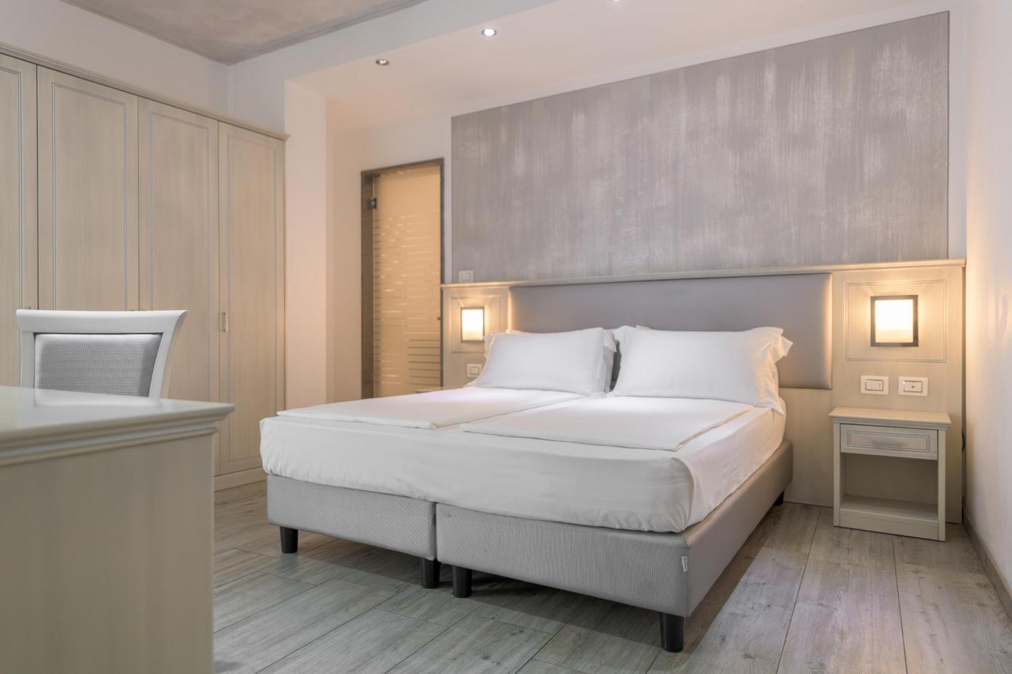 Garda Suite Hotel (Adults Only) ليمونِ سول غاردا الغرفة الصورة