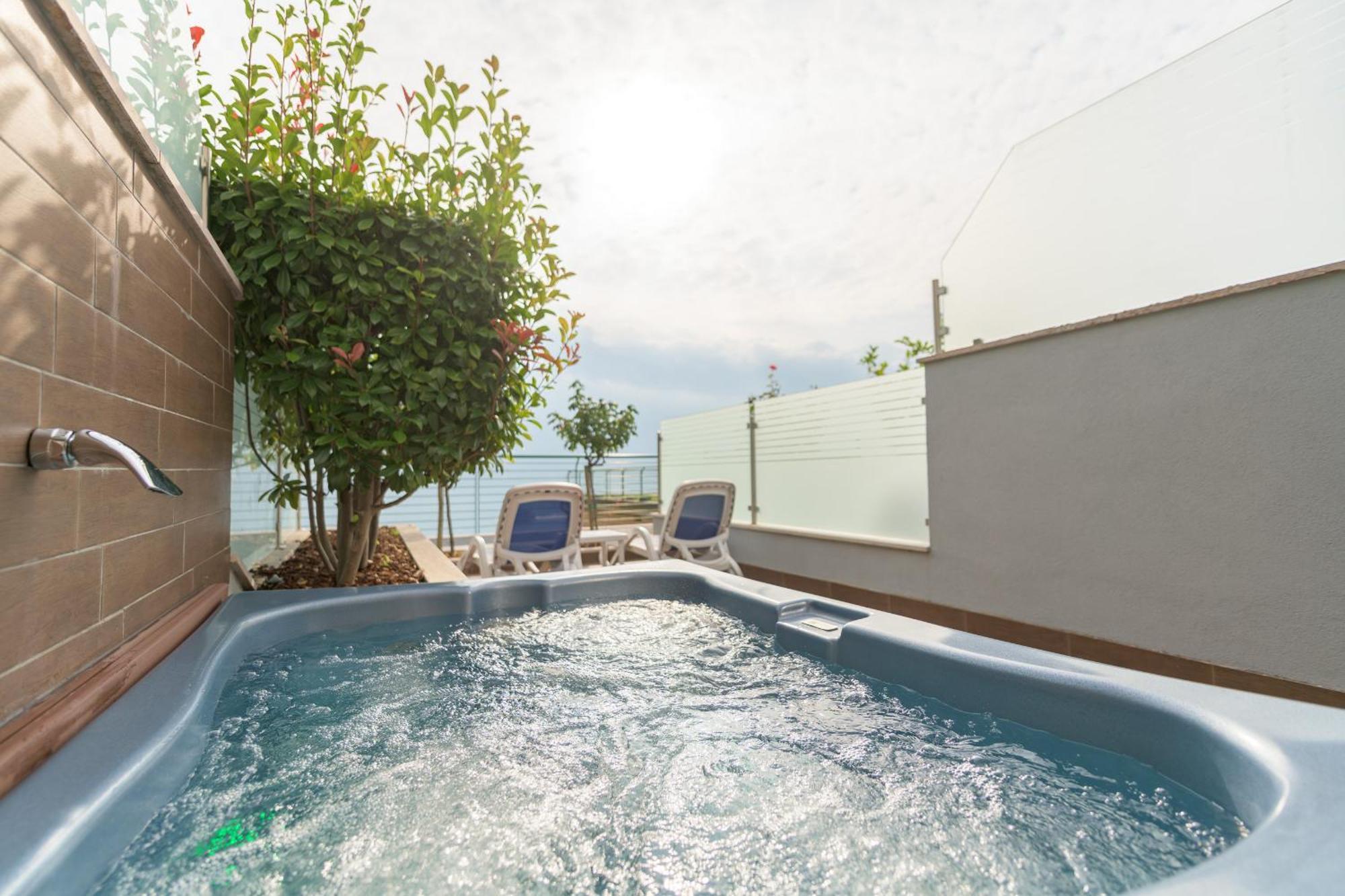 Garda Suite Hotel (Adults Only) ليمونِ سول غاردا المظهر الخارجي الصورة