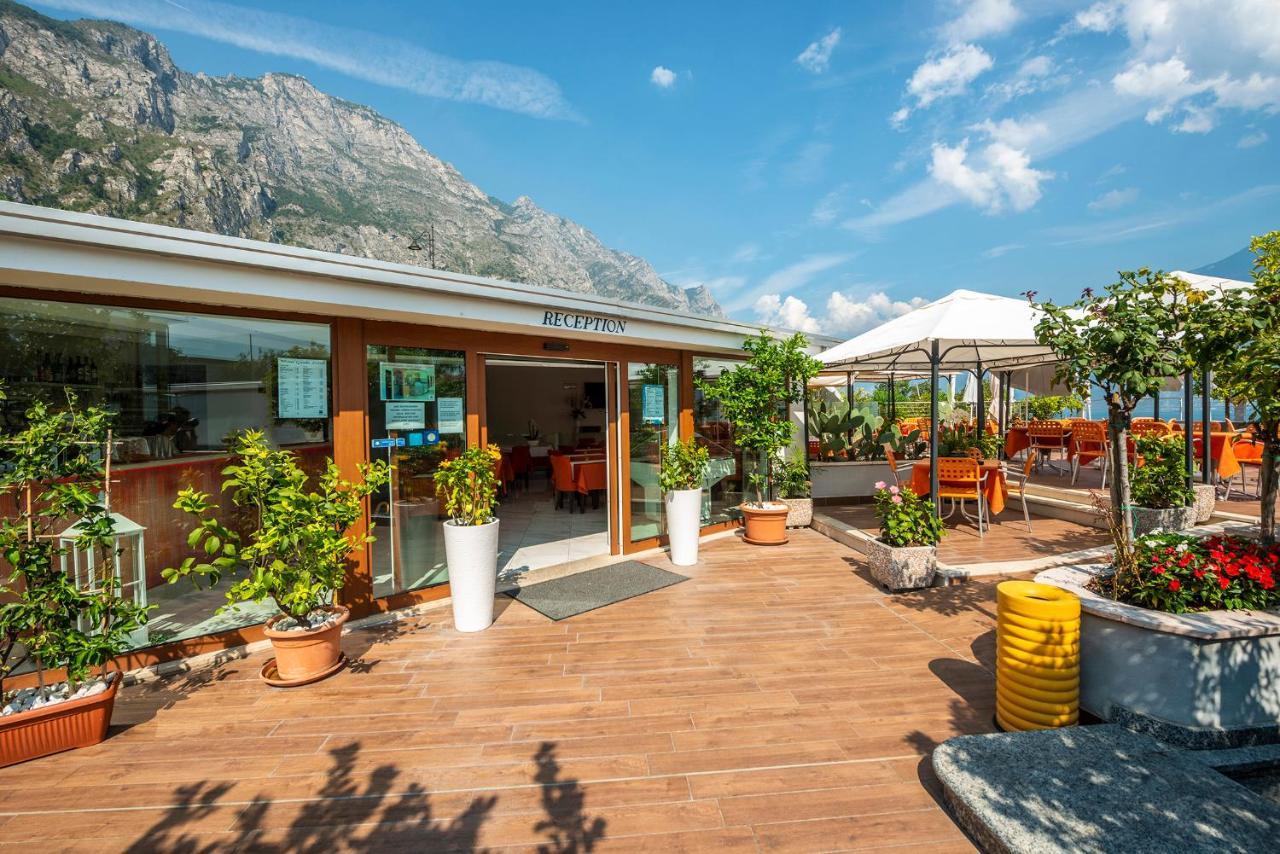 Garda Suite Hotel (Adults Only) ليمونِ سول غاردا المظهر الخارجي الصورة
